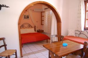 Posezení v ubytování Patras Rooms est 1990