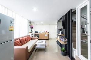 Η κουζίνα ή μικρή κουζίνα στο Full stop. Hostel Chiang Mai