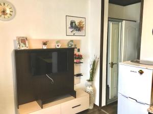 Kuchyň nebo kuchyňský kout v ubytování Akvitaniya Mini-Hotel