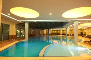 Bazén v ubytování Safran Thermal Resort Sandikli nebo v jeho okolí