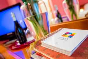 TV a/nebo společenská místnost v ubytování Hotel San Gerolamo + 22 fotografií