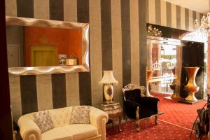 Część wypoczynkowa w obiekcie Hotel Palace Sevilla