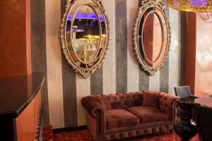 Część wypoczynkowa w obiekcie Hotel Palace Sevilla