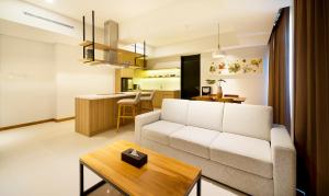 Virtuve vai virtuves zona naktsmītnē Aviary Bintaro