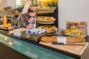 Comida no hotel ou em algum lugar perto