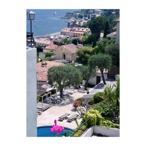 Gallery image of Hôtel Le Versailles in Villefranche-sur-Mer