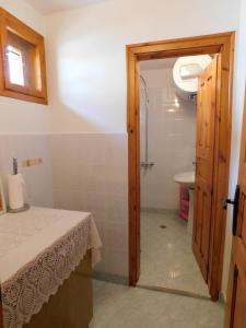 Bagno di Family Vacation Home Topolnitza