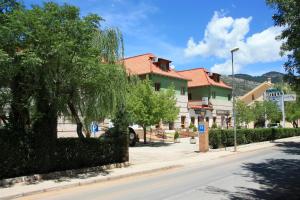 Nespecifikovaný výhled na hory nebo výhled na hory při pohledu z hotelu