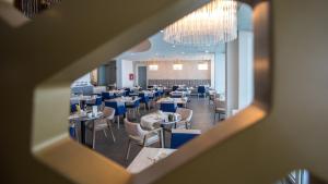 Restaurace v ubytování Royal Blue Hotel