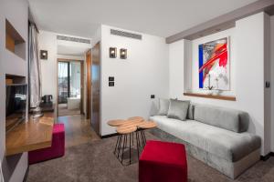 TV a/nebo společenská místnost v ubytování Boutique Hotel Ani - Adults Only