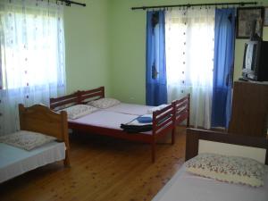 Ένα ή περισσότερα κρεβάτια σε δωμάτιο στο Motel Sretno Good Luck