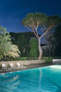 The swimming pool at or close to Hotel La Bussola