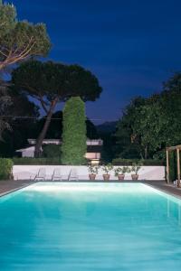 The swimming pool at or close to Hotel La Bussola