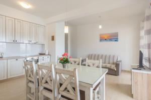A cozinha ou cozinha compacta de Stara Kuća Apartments
