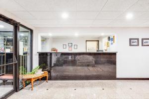 Posezení v ubytování Days Inn by Wyndham Hornell NY