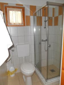 A bathroom at Vendégmarasztaló Porta