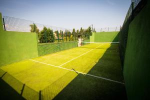 Tenis a/nebo squash v ubytování Cal Rajoler nebo okolí
