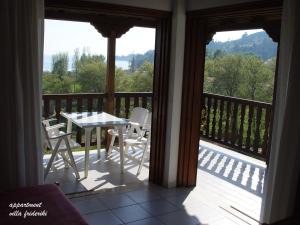 Uma vista da montanha tirada do apartamento 