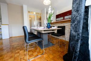 Fotografie z fotogalerie ubytování APARTMENT ANA 4+2 v destinaci Makarska