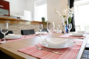 Fotografie z fotogalerie ubytování APARTMENT ANA 4+2 v destinaci Makarska