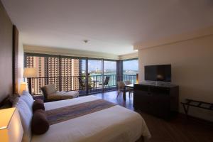 Postel nebo postele na pokoji v ubytování Guam Reef Hotel + 37 fotografií