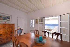 Gallery image of Mykonian Dianthus in Elia Beach