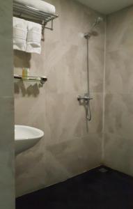 A bathroom at Hotel Parami