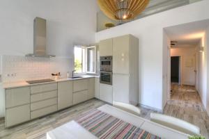 Kuchnia lub aneks kuchenny w obiekcie Apartamento Ferrera Park 622