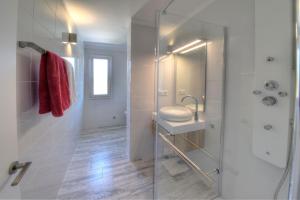 Łazienka w obiekcie Apartamento Ferrera Park 622