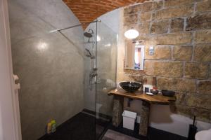 Phòng tắm tại Dům V Centru