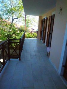 En balkong eller terrass på Elatos Guest House