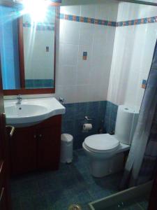 Vonios kambarys apgyvendinimo įstaigoje Elatos Guest House