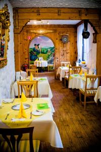 Holzschuhs Schwarzwaldhotel 레스토랑 또는 맛집
