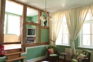 Μια τηλεόραση ή/και κέντρο ψυχαγωγίας στο Gästehaus Tobringen 20