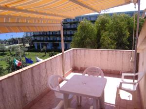 Ein Balkon oder eine Terrasse in der Unterkunft Holiday Home Recanati