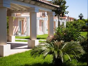 Vonkajšia záhrada v ubytovaní Hotel Danieli Pozzallo