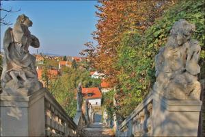 Galeriebild der Unterkunft Karmelita Boutique Apartman in Sopron