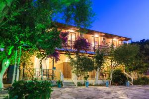 Gallery image of Stefanos Studios in Keri