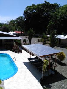 Bazén v ubytování Puerto Vargas lodge nebo v jeho okolí