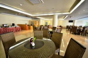 TV/trung tâm giải trí tại Piyaporn Pavilion Hotel