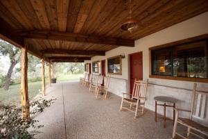 Balkón nebo terasa v ubytování Joshua Creek Ranch