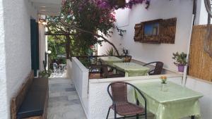 Foto da galeria de Syrianos Hotel em Naxos Chora