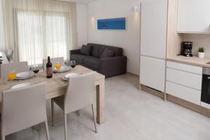 Posedenie v ubytovaní Aparthotel Punta Blu - POOL & SPA