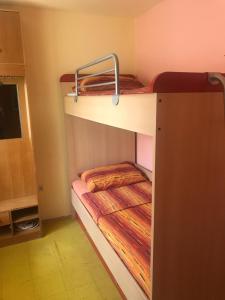 Posteľ alebo postele v izbe v ubytovaní Andrea Holiday Home