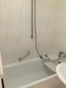 Ένα μπάνιο στο 2 Zimmer Appartement am Bismarckplatz Heidelberg