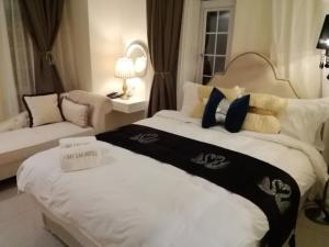 Postel nebo postele na pokoji v ubytování 1 Day Car Hotel Station 18