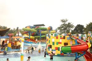 Piscina di Amaris Hotel Serpong Tangerang o nelle vicinanze