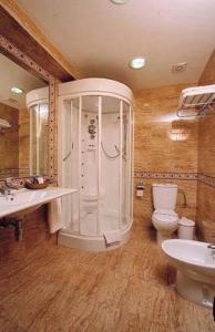 A bathroom at Reino de Granada Még 24 kép