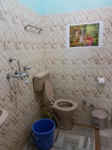 Ένα μπάνιο στο Hare Krishna Home Stay Guest House