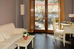 Posezení v ubytování Roccamonfina Palace Hotel